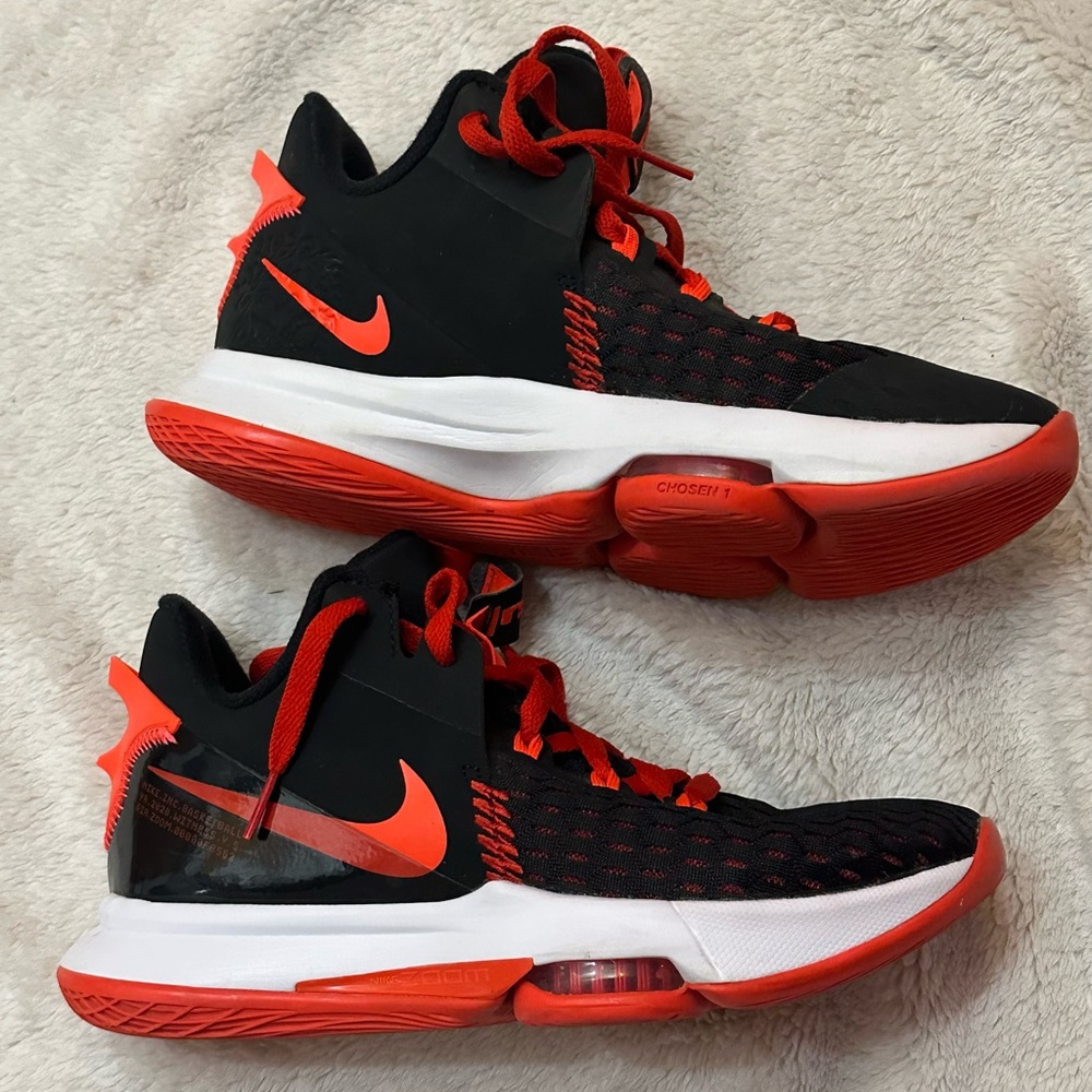 Nike LeBron Witness 5 ,7.5